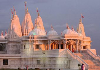 Graffiti reading “Khalistan zindabad” was found on a Hindu temple in Toronto, and both India and Canada condemned the act.