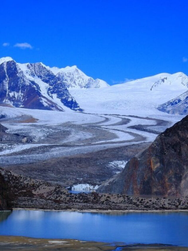 10 must-visit places in Kashmir